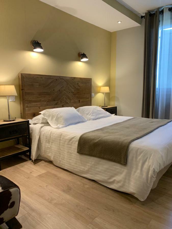 Hotel Berneron Vallon-Pont-dʼArc Dış mekan fotoğraf