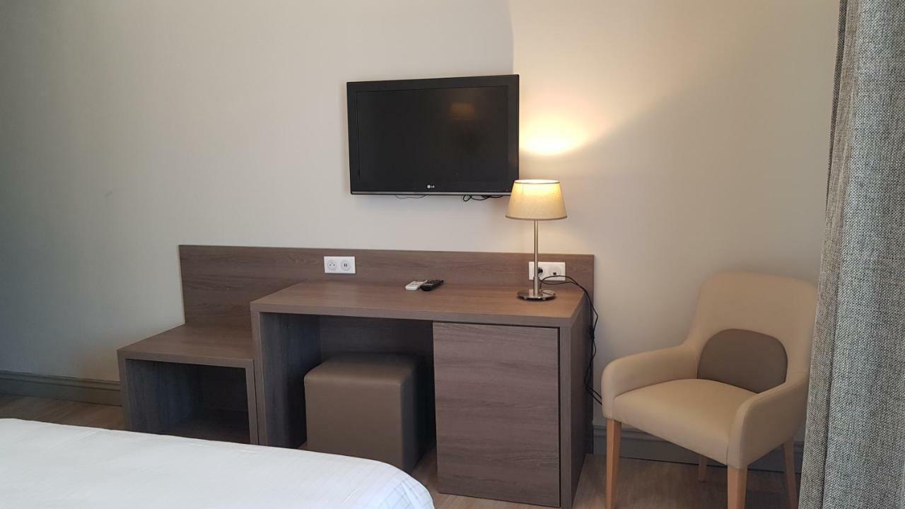 Hotel Berneron Vallon-Pont-dʼArc Dış mekan fotoğraf